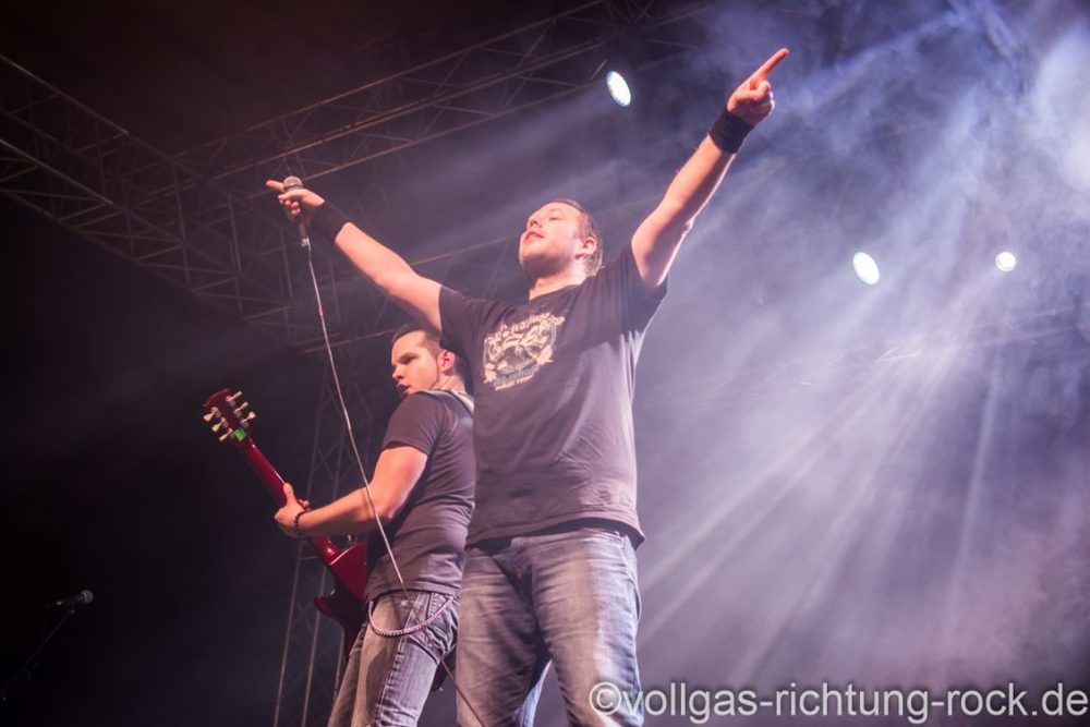 f12793088-1024x683 28 Onkelz Cover-Fotos