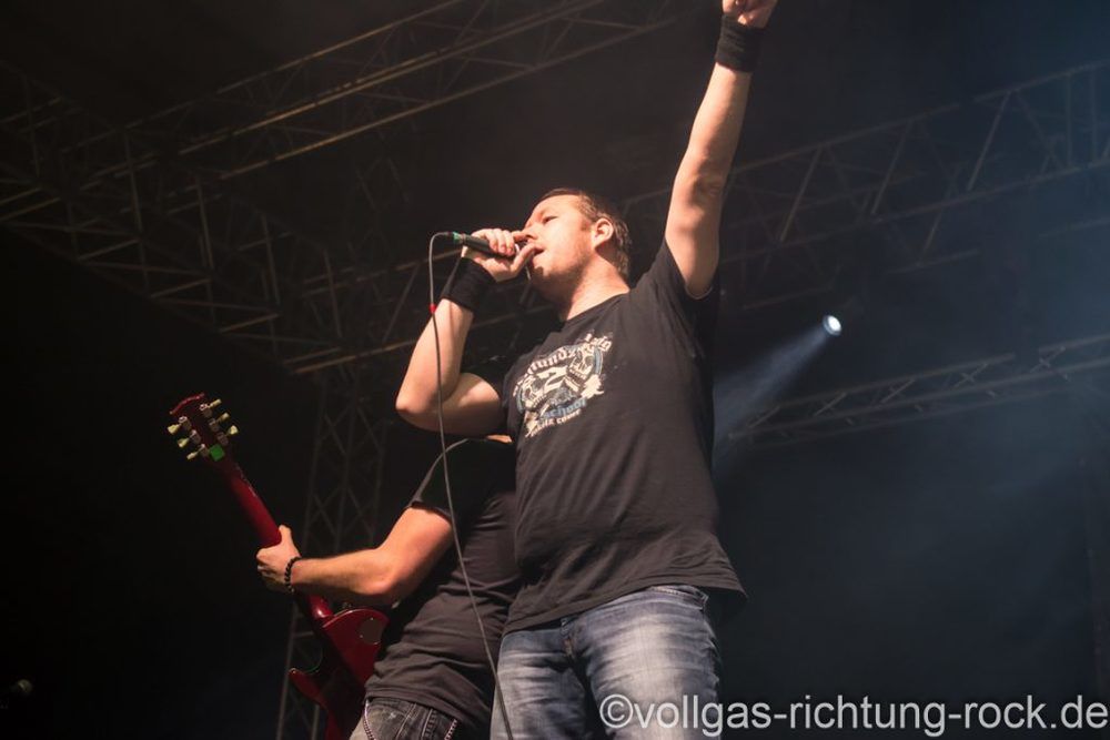 f12892800-1024x683 28 Onkelz Cover-Fotos