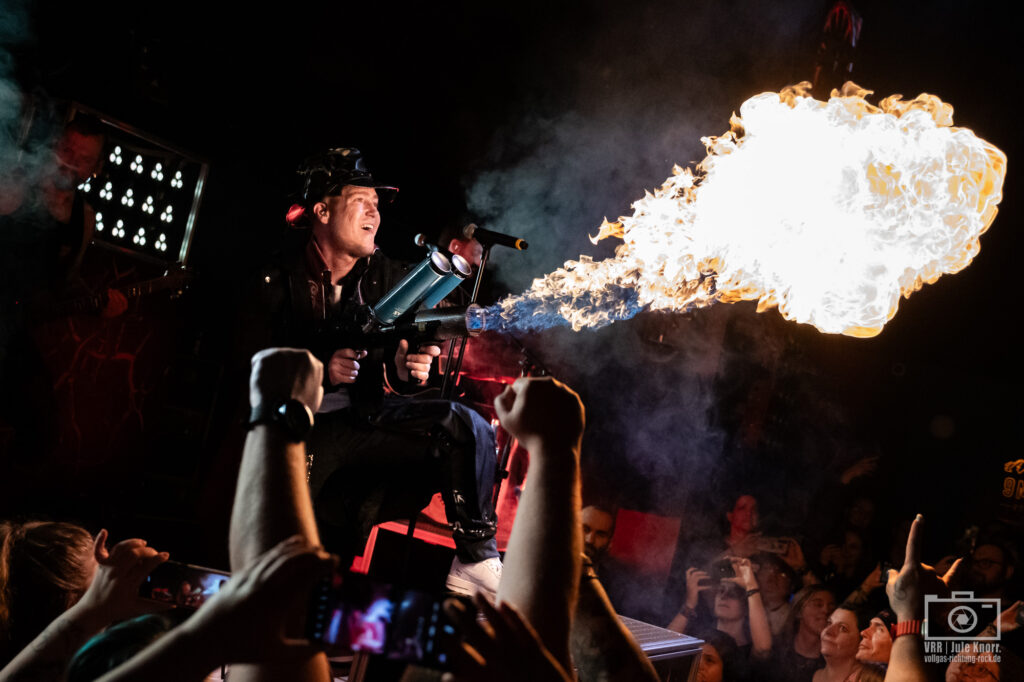 03_Eizbrand_Nicht-irgendwo-auf-der-welt_Bamberg_14.03.2025_Jule-Knorr-28-1024x682 Fortsetzung der „Nicht irgendwo auf der Welt“-Tour von Eizbrand in Bamberg
