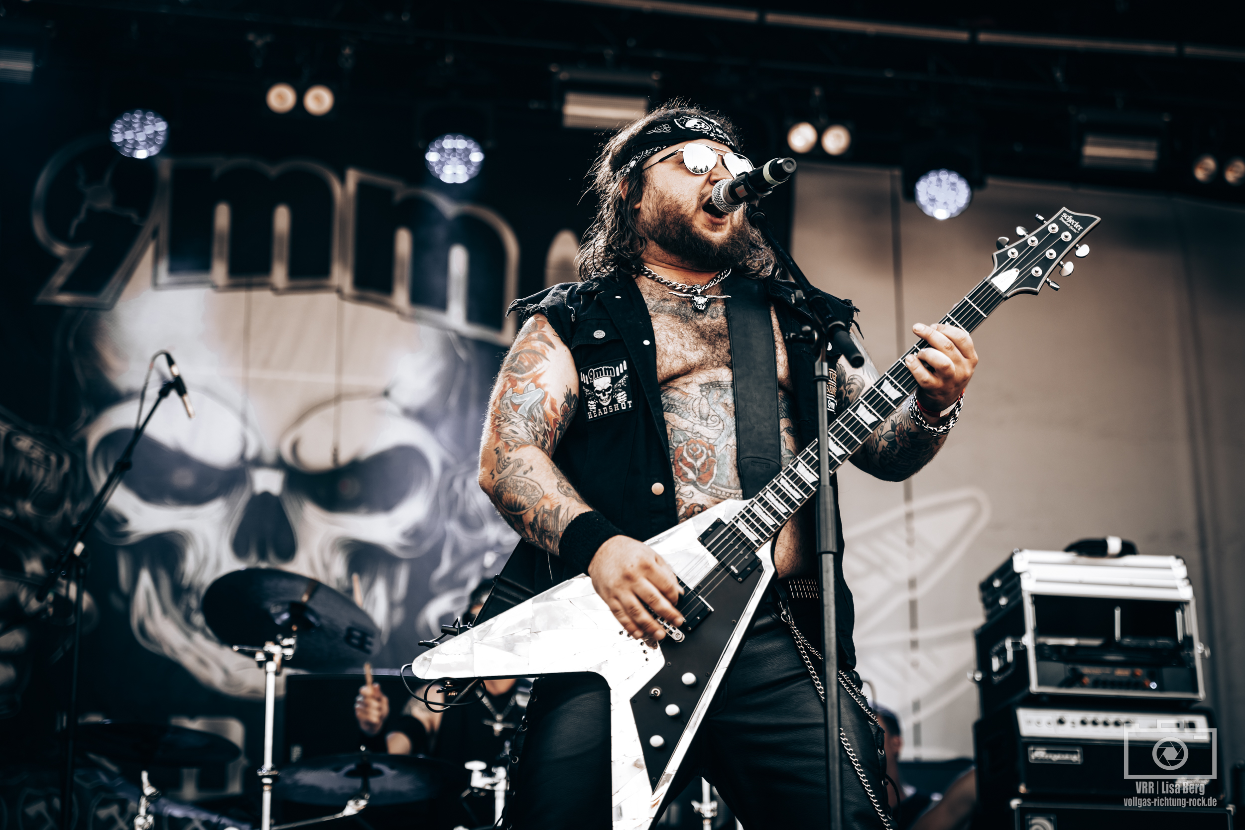 02_9mm_Kaerbholz-Heimspiel-2025_Freitag_Lisa-Berg-11 9mm Headshot – SEX, BIER UND ASSI ROCK – VÖ 03.10.2025