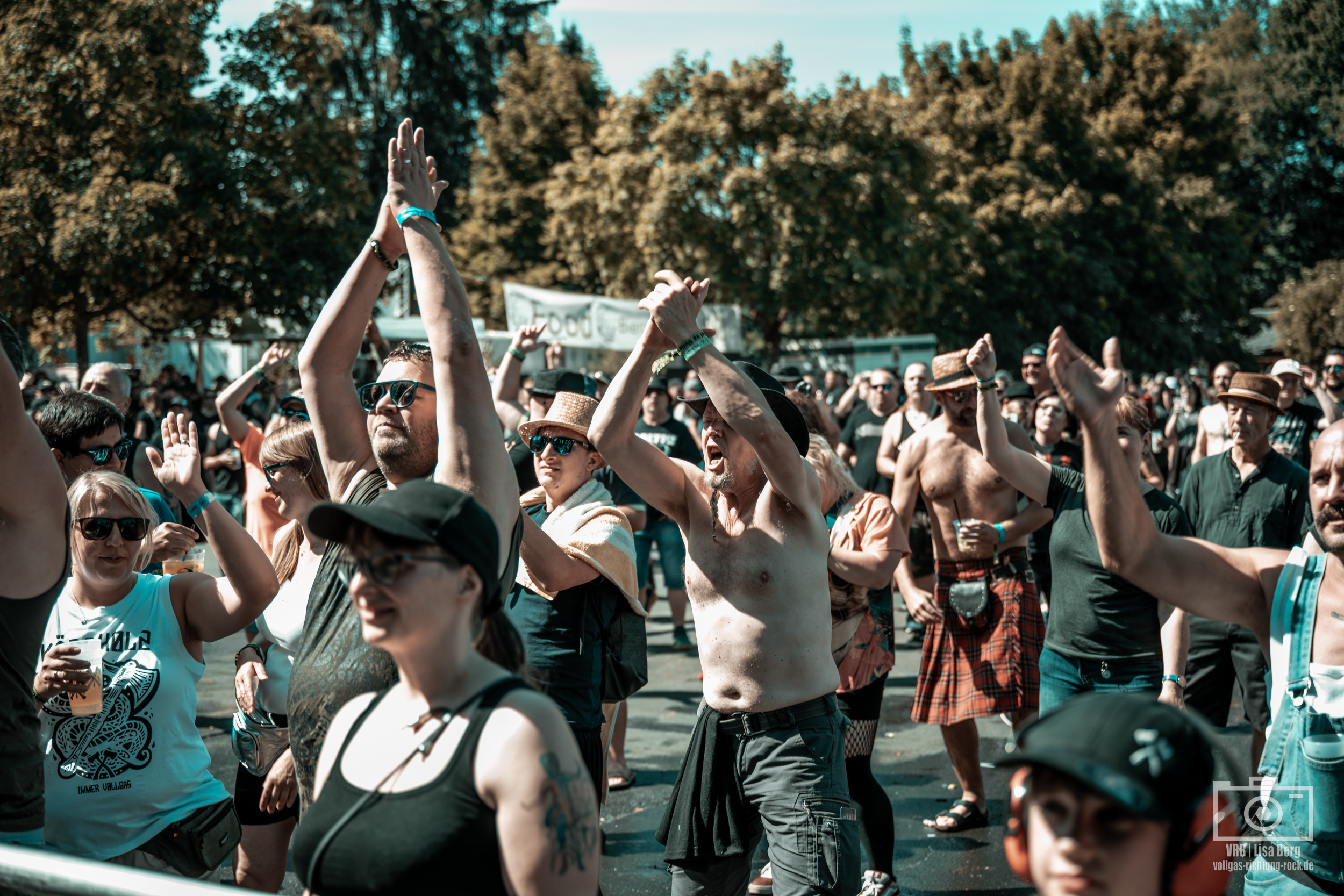 03_The-Rumpled_Kaerbholz-Heimspiel-2025_Freitag_Lisa-Berg-4 Ist Deutschrock zu männlich? Von Bizeps, Bier und Balance