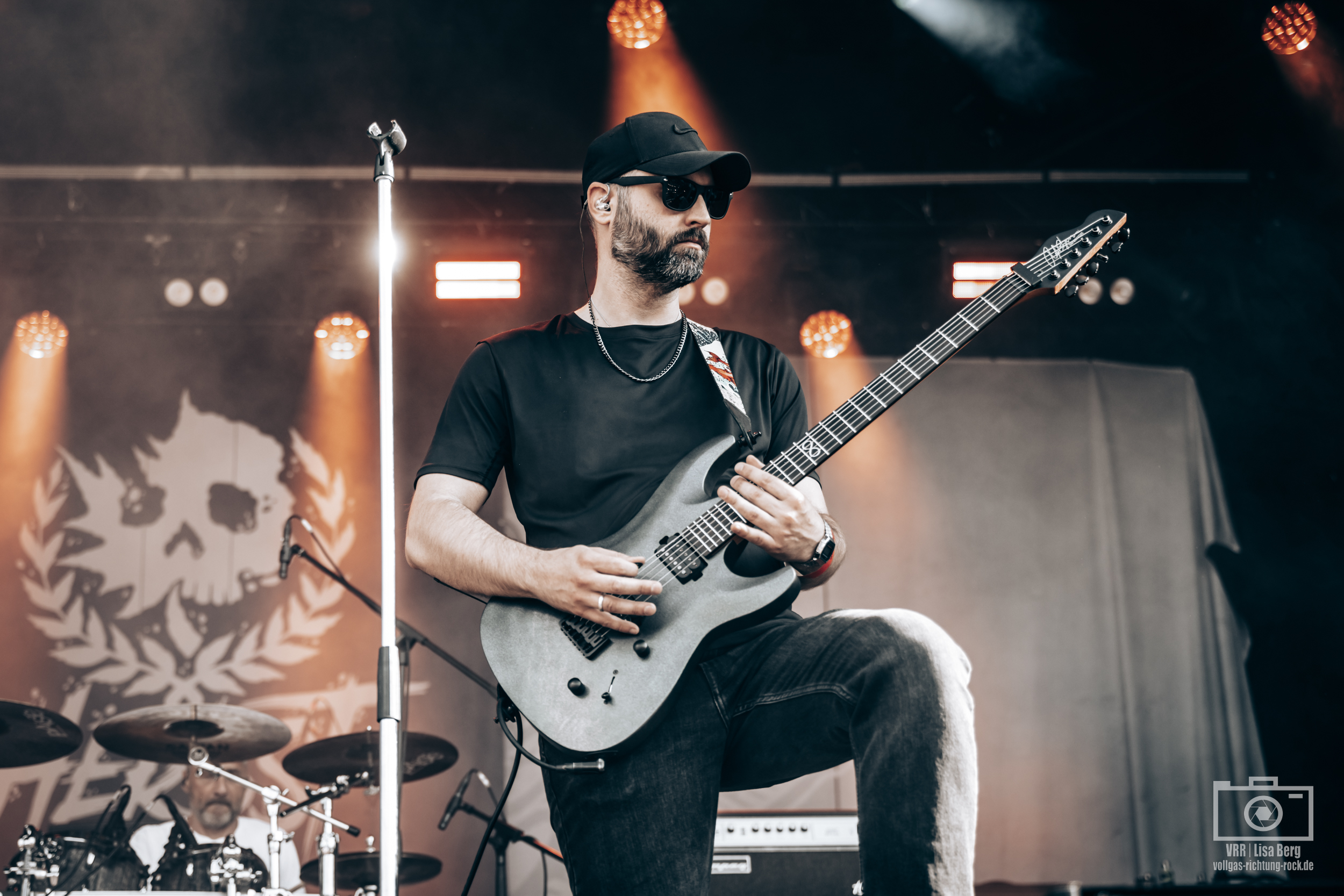 05_Herbst_Kaerbholz-Heimspiel-2025_Freitag_Lisa-Berg-22 Berliner Schnauze, harte Riffs und pure Emotionen: Herbst sprechen Klartext