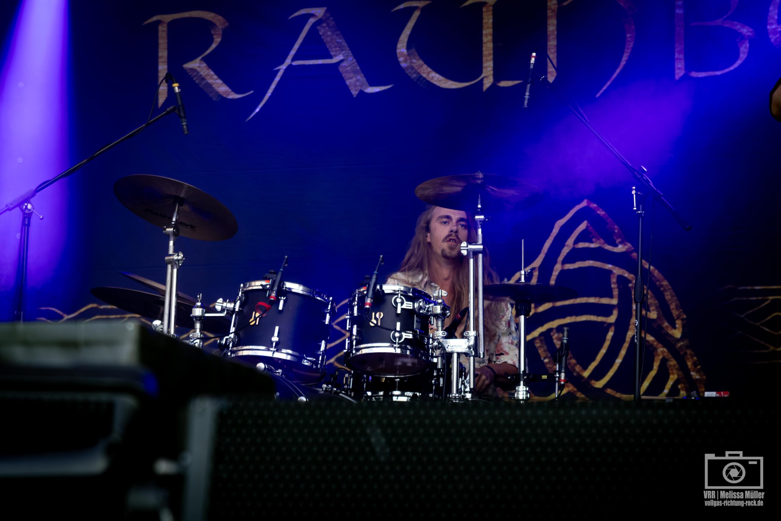 05_Rauhbein_Merseburger-Schlossfestspiele_Tag-2_Merseburg_21.06.2025_Melissa-Mueller-13-scaled Der Herbst wird rau: Rauhbein auf ADRENALIN TOUR 2025 (Teil 2)