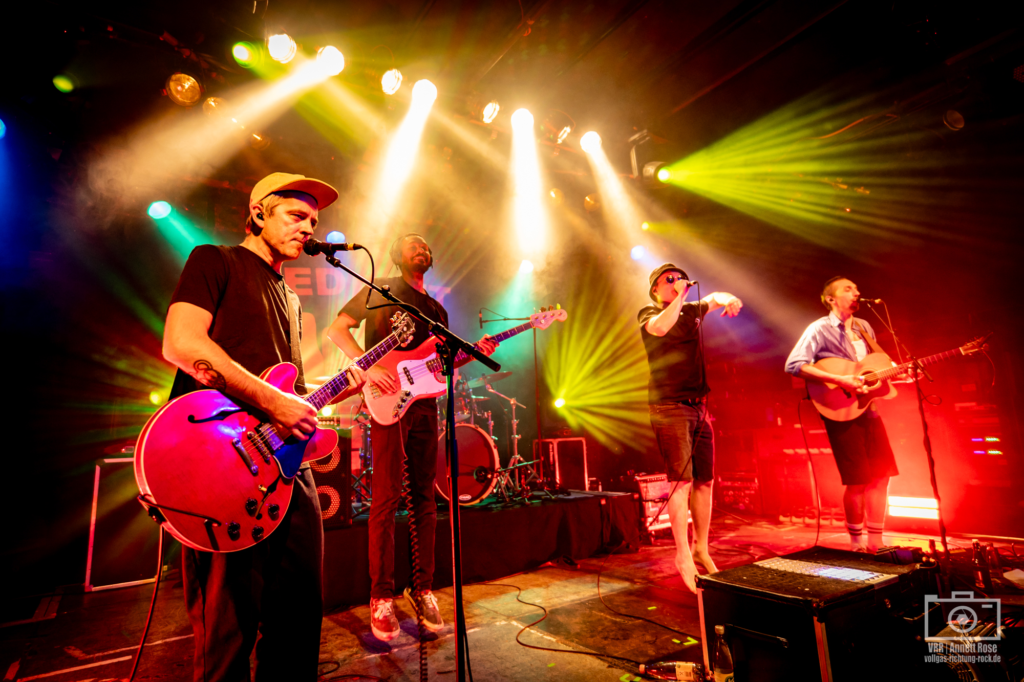 04_Liedfett_Punkrockalarm_Der-Hirsch_Nuernberg_09.05.2025_Annett-Rose-12 Alles wird gut – Liedfett gehen auf große Tour 2025/2026