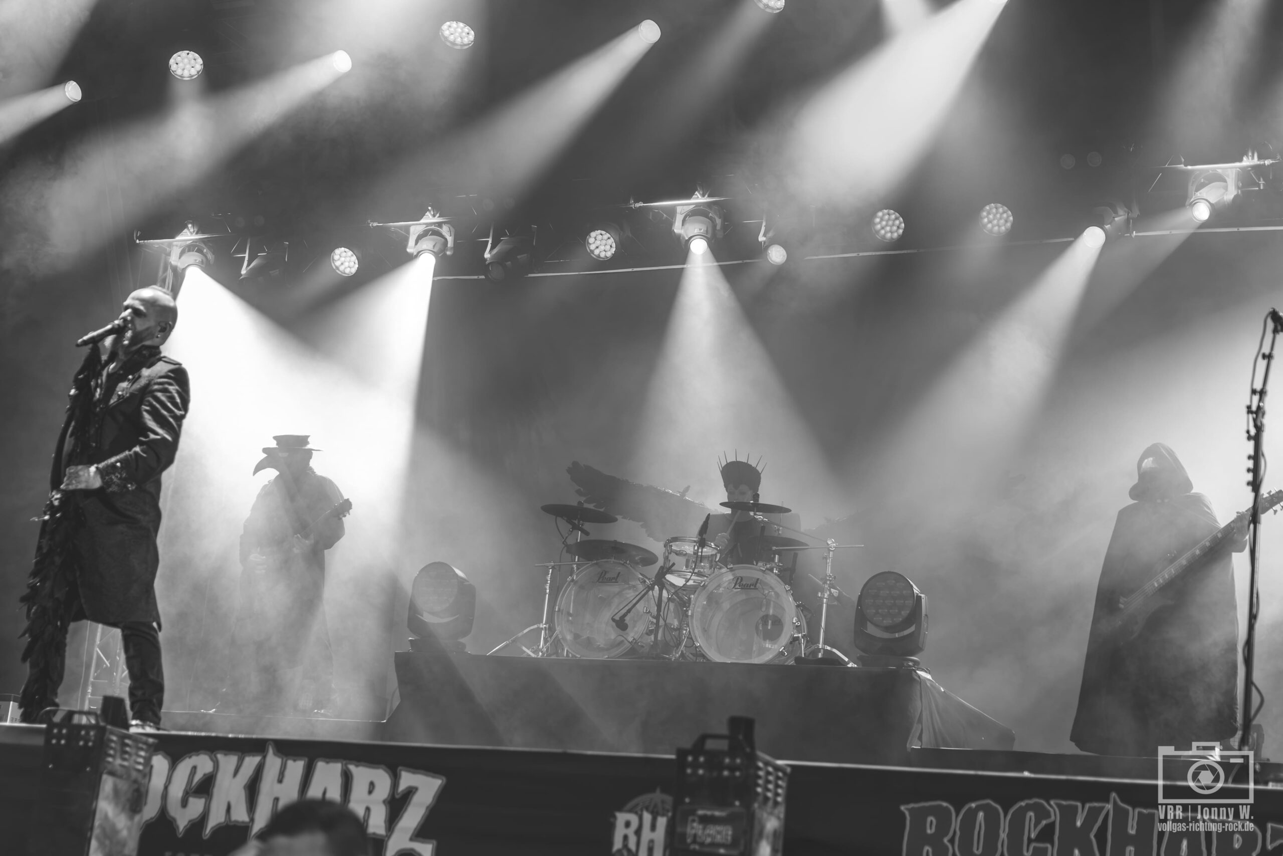 14_Mono-Inc._Rockharz_04.07.25_Jonny-02-scaled Dunkelheit trifft auf Bühnenfeuer – MONO INC. gehen auf Darkness Tour 2025