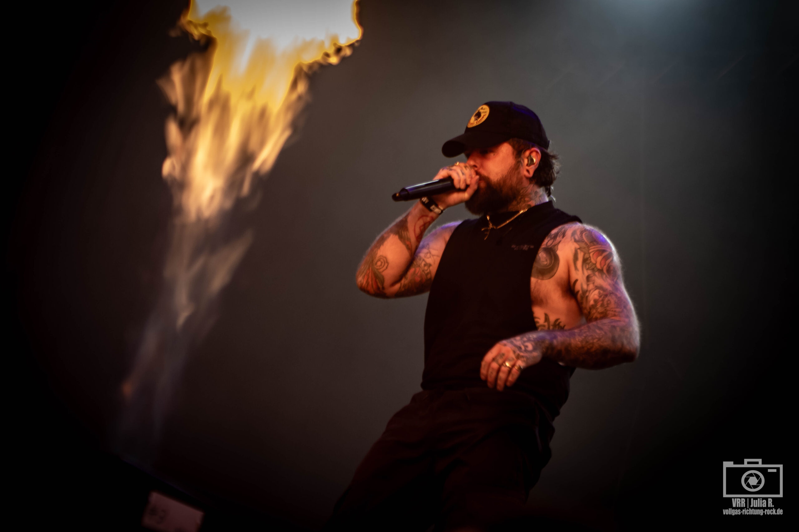 Beitragsbild-3_Burry-Tomorrow_Impericon-Festival-2025_Freitag_Julia-Rathgeber-14-scaled Musik verbindet die Menschen – Impericon 2025