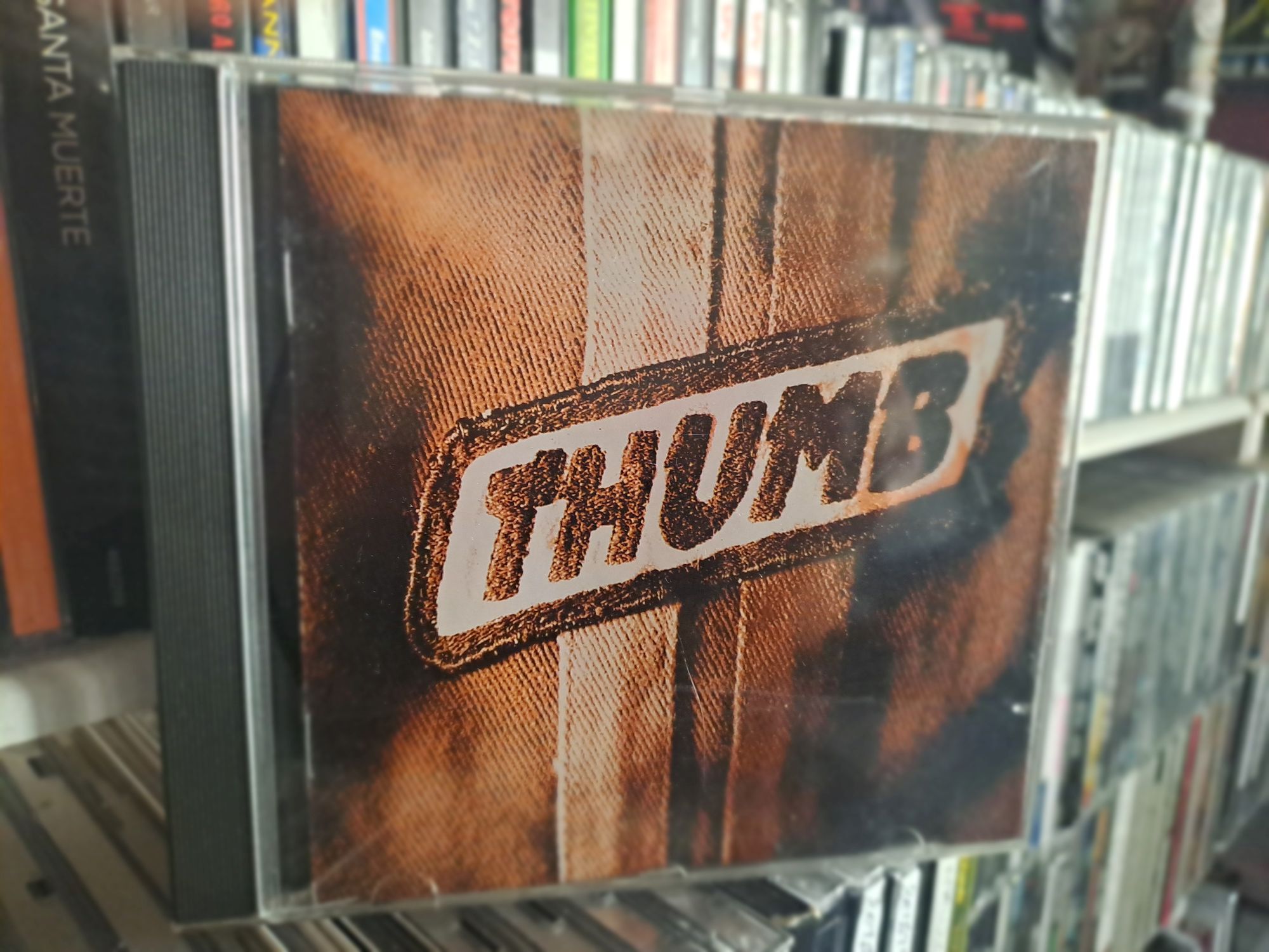 Thumb-Frontcover THUMB – vergessen uns verstaubt – nicht mit uns!