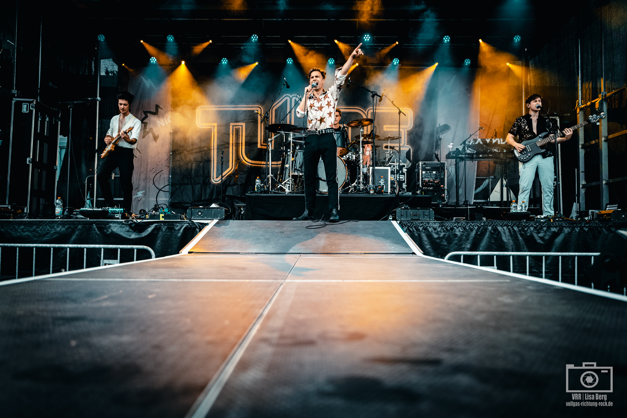 02_Tulpe_Willkuer-Heimspiel_Freitag_Huelben_15_08_2025_Lisa-Berg-24 Heimat, Liebe, WILLKUER beim Heimspiel 2025