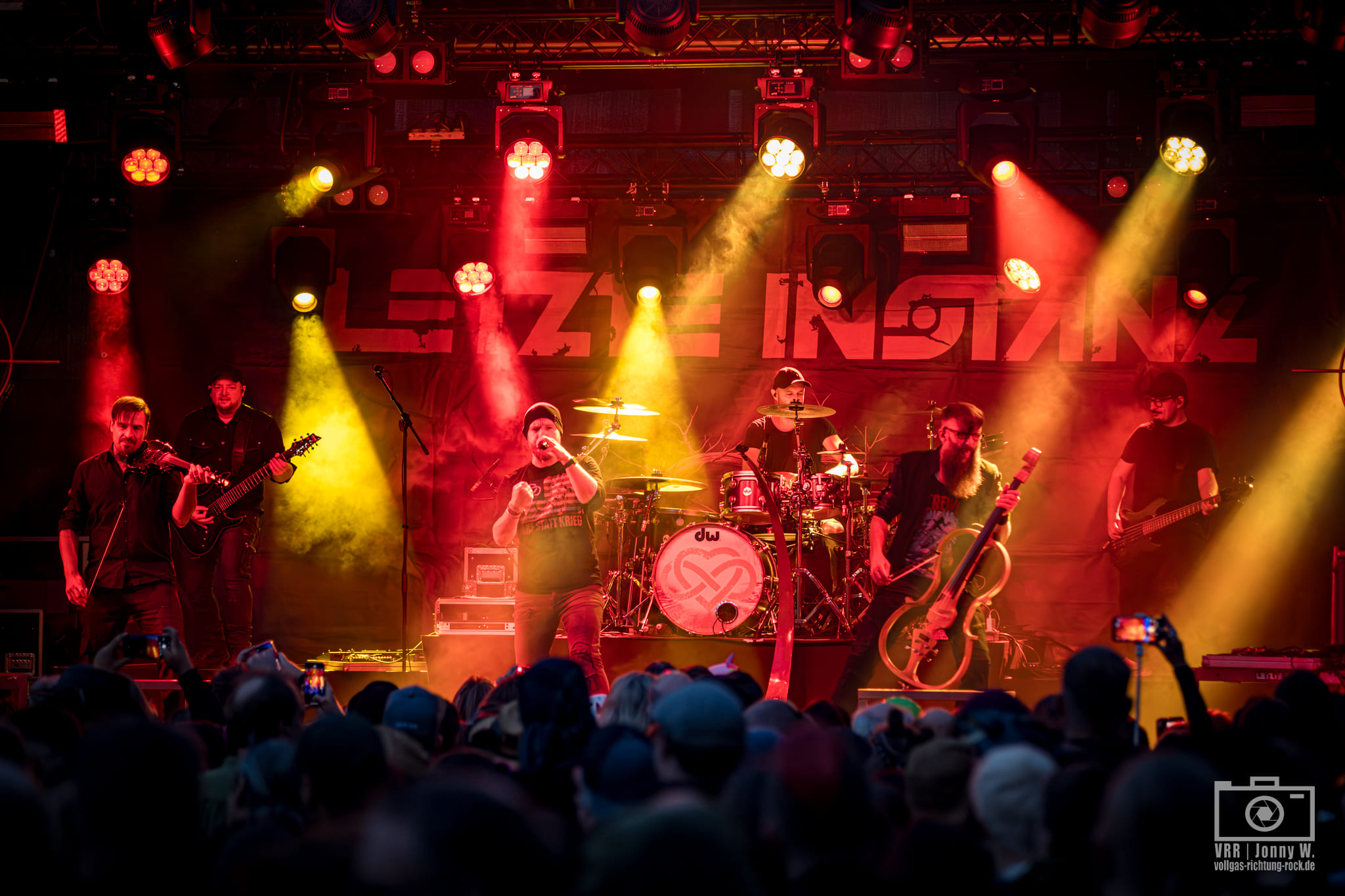 03_Letzte-Instanz_-Schlosshof-Festival-2025_22.08.25_Jonny-22 Märchenhaftes Flair trifft auf Folkrock – Schlosshof Festival 2025