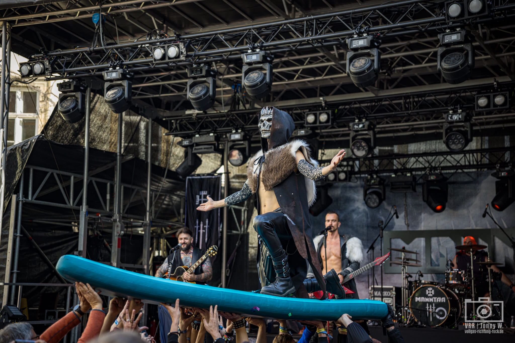 05_Manntra_-Schlosshof-Festival-2025_23.08.25_Jonny-15 Märchenhaftes Flair trifft auf Folkrock – Schlosshof Festival 2025