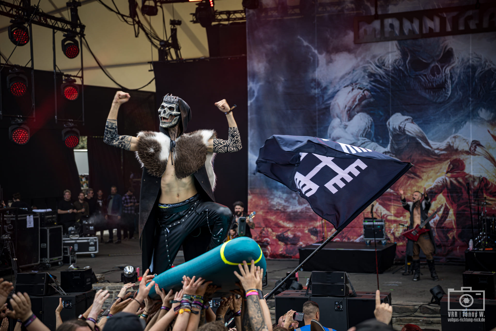 04_Manntra_30-Jahre-In-Extremo_Loreley_05.09.2025_Jonny-10 Feuer frei auf der Loreley – In Extremo feiern ihr 30-jähriges Jubiläum