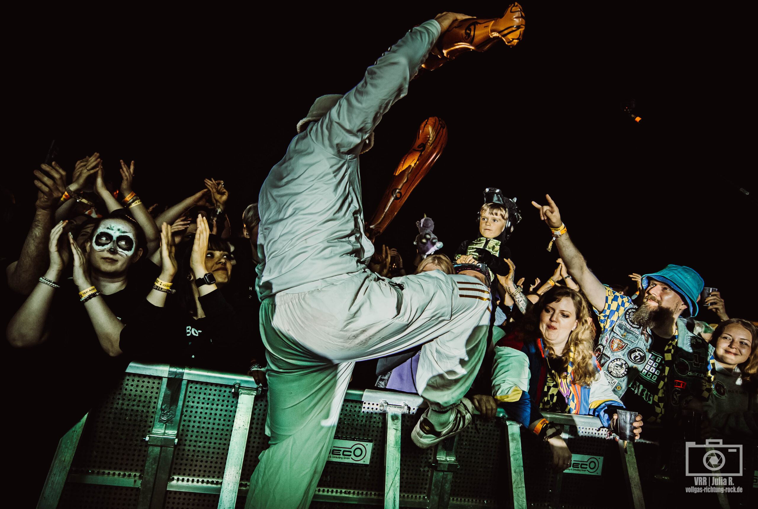 07_TBS_Pell-Mell-Festival-2025_Freitag_Julia-Rathgeber-18-scaled Pell Mell Festival – lautstark und familiär, bereits seit fast zwei Jahrzehnten