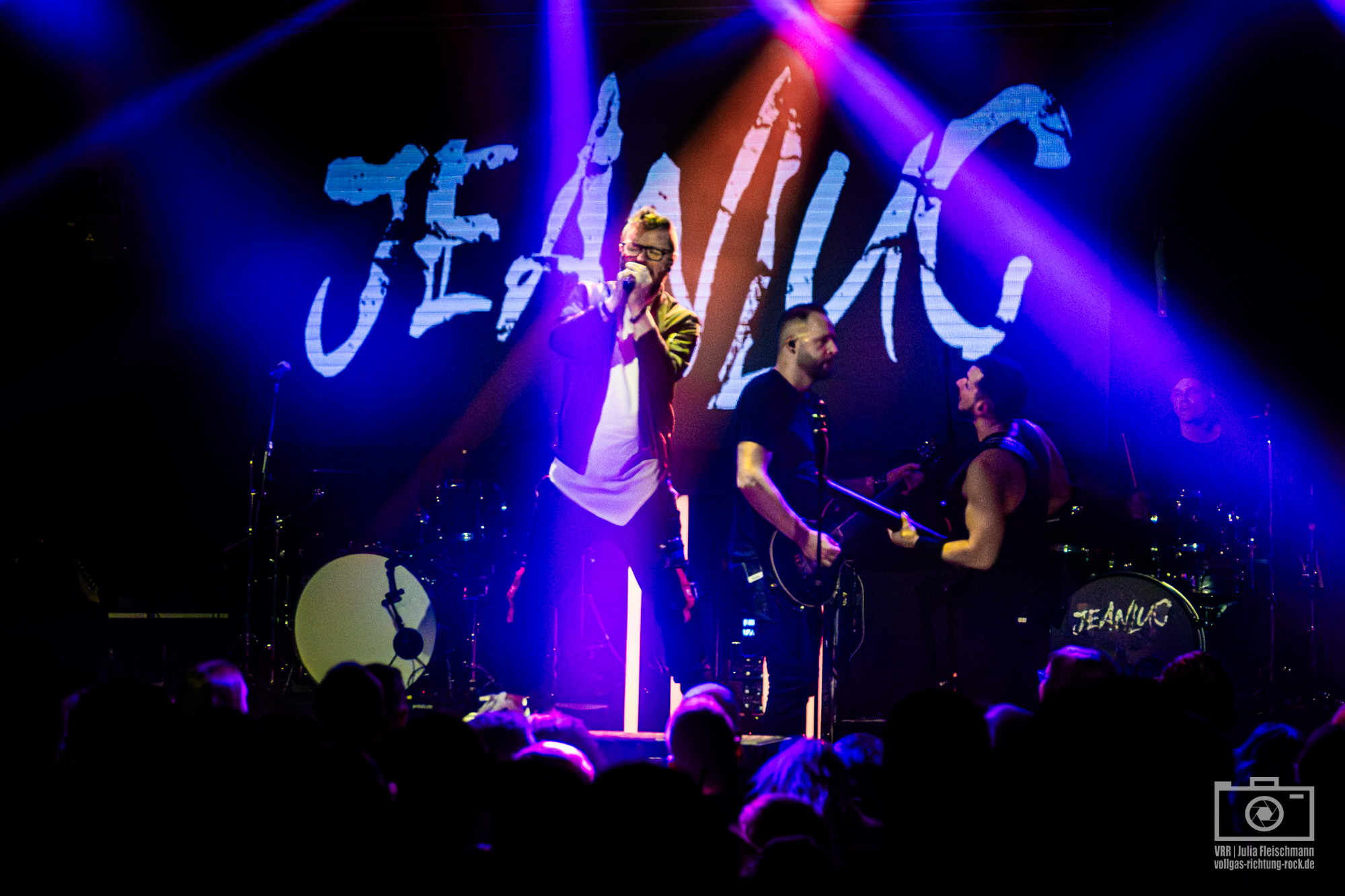 01_JEANLUC_Ein-letztes-Mal_Bamberg_15.11.2025_Jule-Fleischmann-15 Der Anfang vom Ende – Stunde Null startet furios in ihre Abschiedstour
