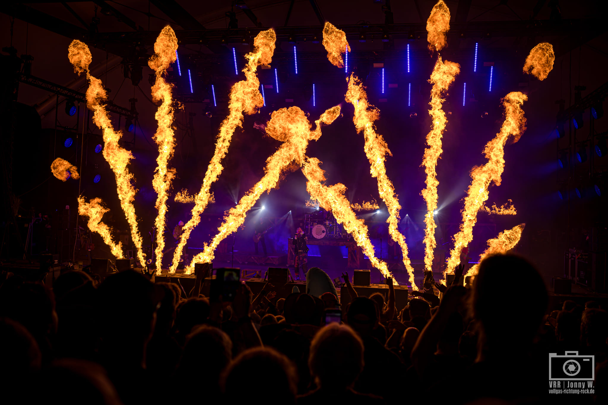 08_In-Extremo_30-Jahre-In-Extremo_Loreley_05.09.2025_Jonny-15 In Extremo lädt zu den Rauhnächten ein – mit Mittelalter und Magie