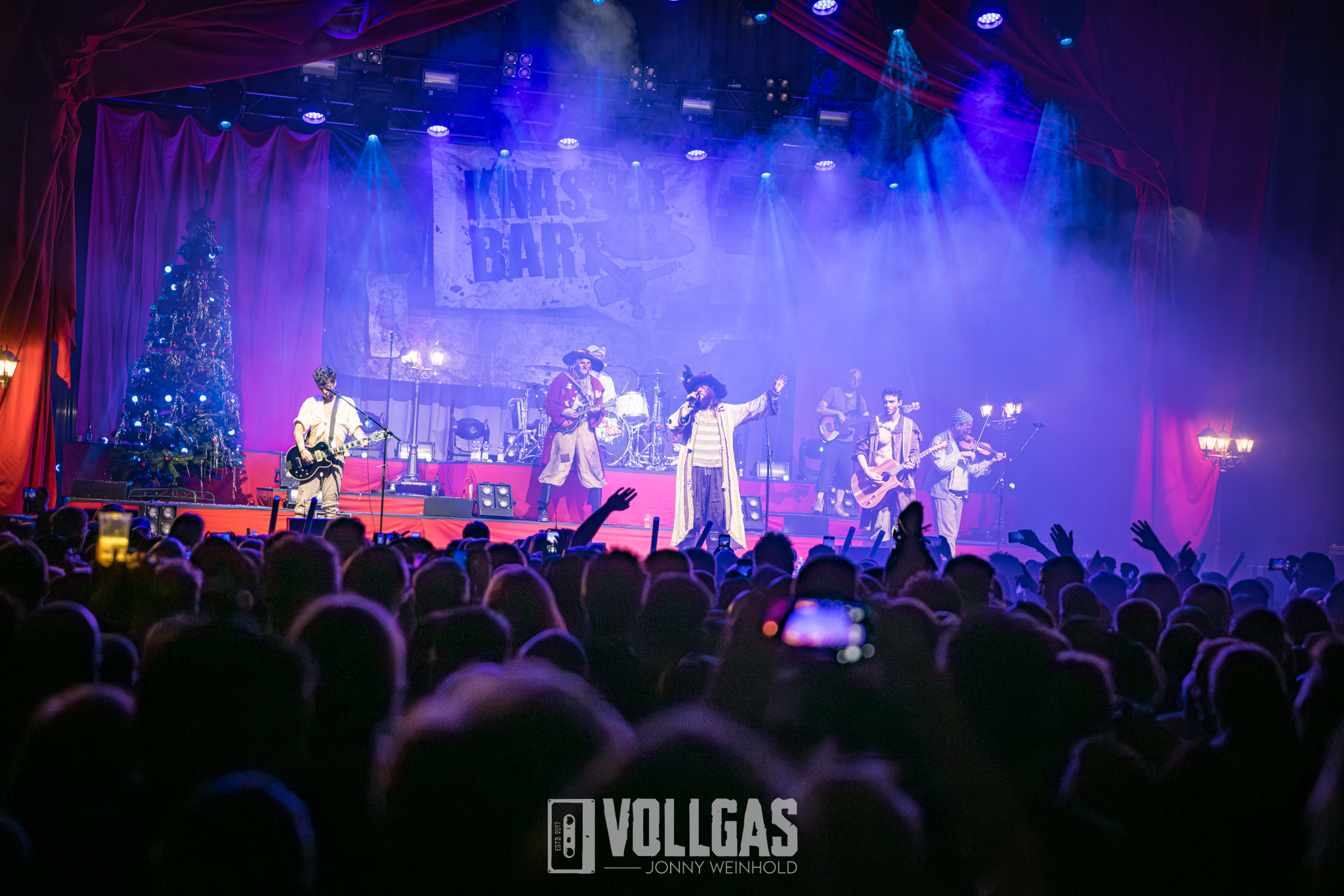 03_Knasterbart_Branntweihnachten-2025_Grugahalle-Essen_20.12.2025_Jonny-22 Branntweihnachten in Essen – Knasterbart rissen die Grugahalle ab