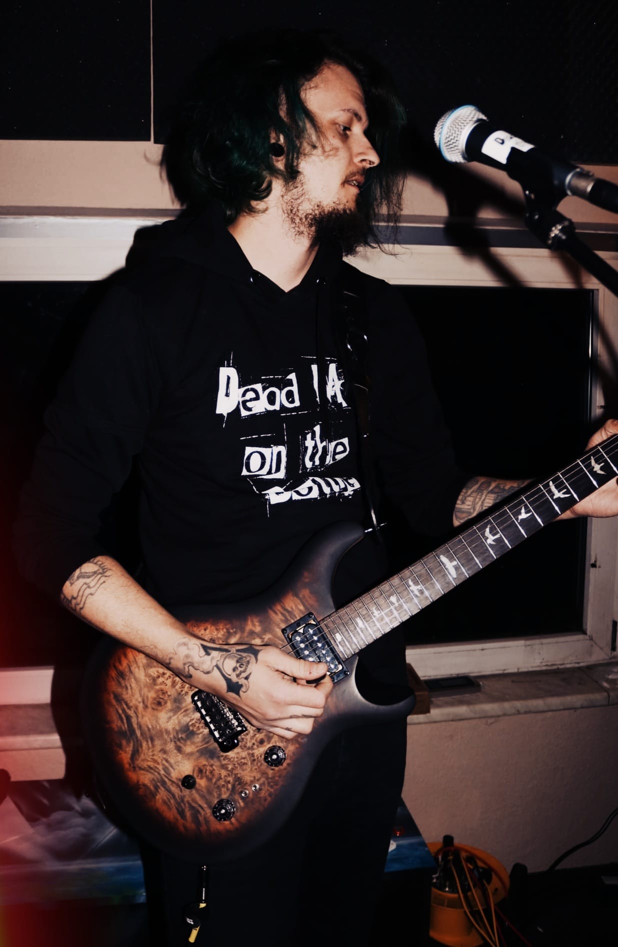 Foto-von-Dead-Men-on-The-Bottle- Stern on the Rocks