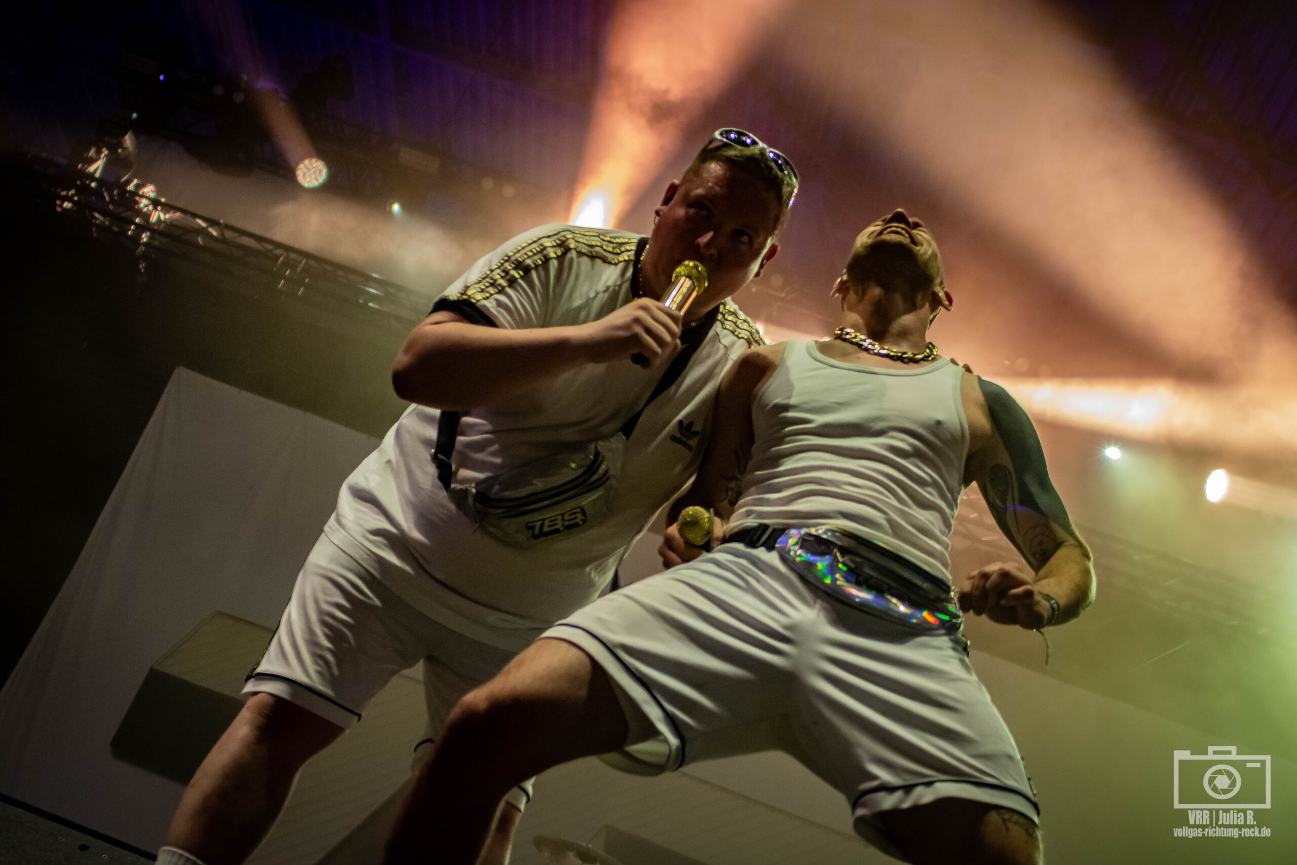 06_TBS_Impericon-Festival-2025_Freitag_Julia-Rathgeber-12-scaled Rap, Rock und Zaubershow Tour 2026 – The Butcher Sisters geben wieder Vollgas