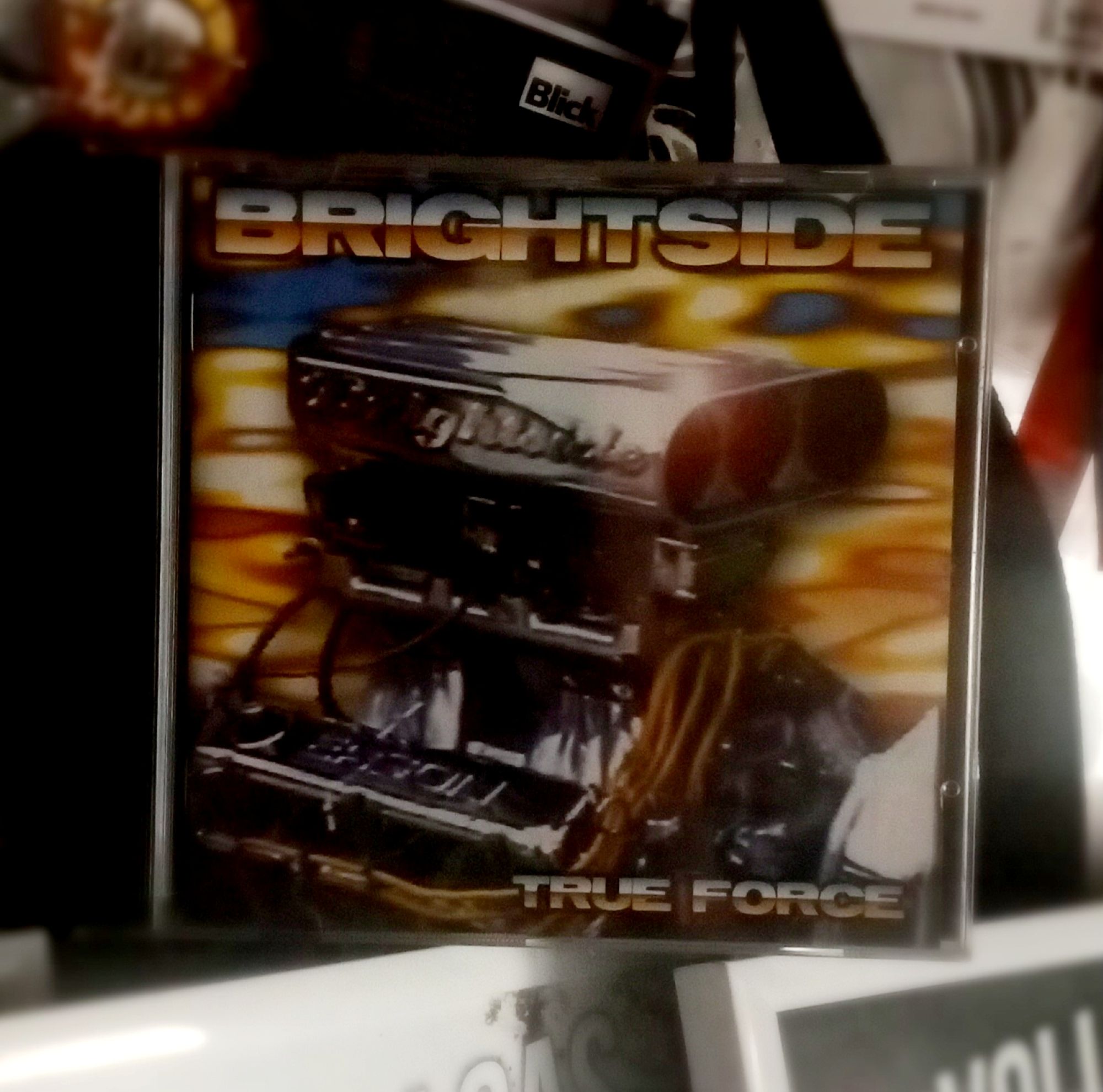 Frontcover-Foto-Joerg-Hentzgen Brightside – vergessen und verstaubt – nicht mit uns!