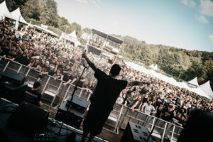 14_KoR_Samstag_TOKPACK_09_08_2025_Marco-Stahl-38-300x200 Krawall´o´Rock Open Air 2026 – Die Eifel dreht wieder komplett frei!