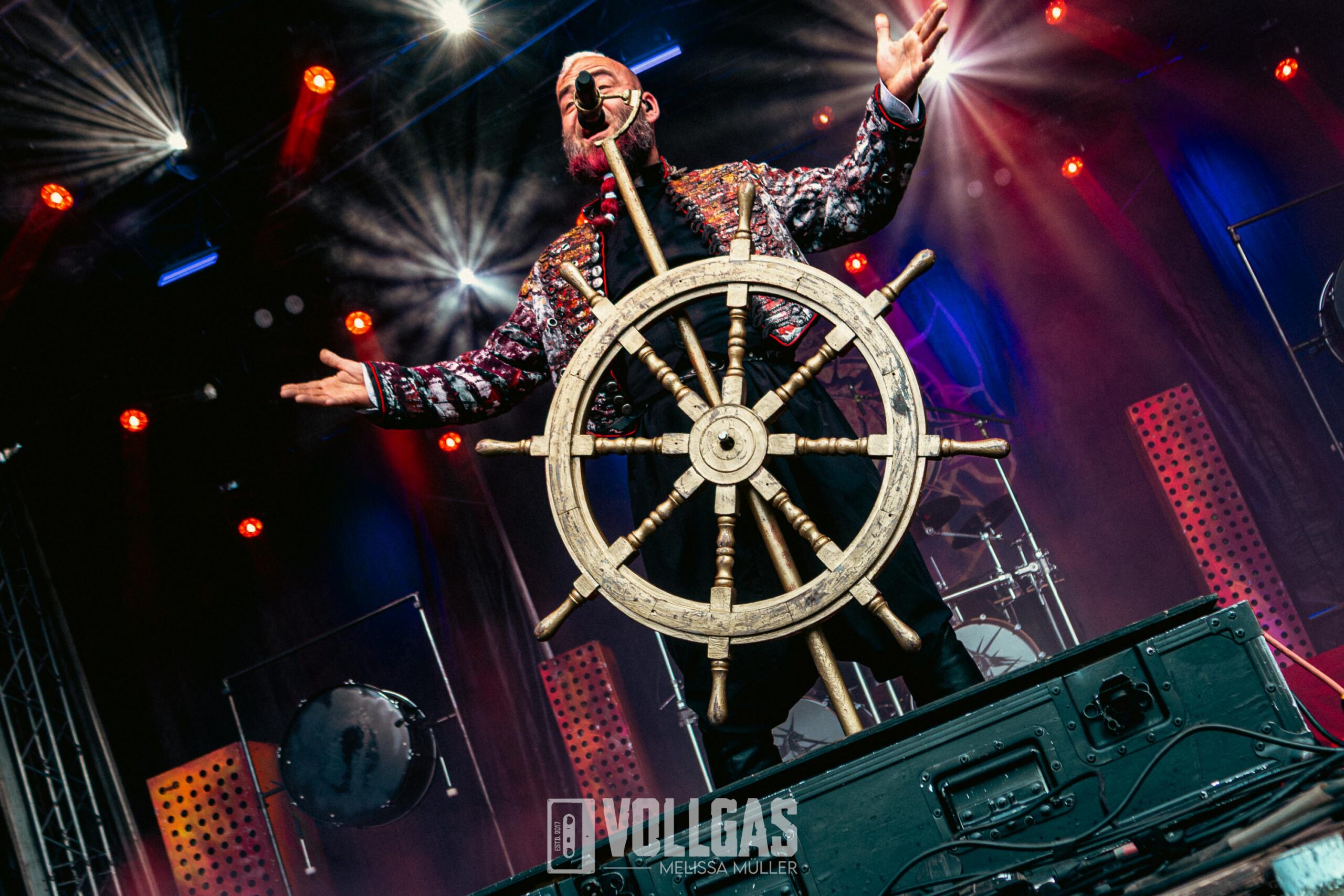16_Die-Apokalyptischen-Reiter_Merseburger-Schlossfestspiele_Sonntag_Merseburg_21_06_2026_Melissa_Mueller-12-scaled Wo Geschichte auf harte Klänge trifft – Ein Wochenende voller Zauber bei dem Merseburger Schlossfestspiele