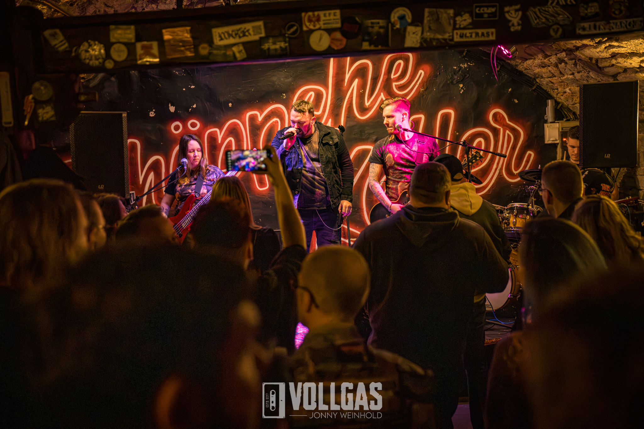 01_WBR_Leidbild-Neujahrsabriss-2026-FFM_03.01.26_Jonny-10 Supportbands sind keine Wartezeit – sie gehören zum Erlebnis