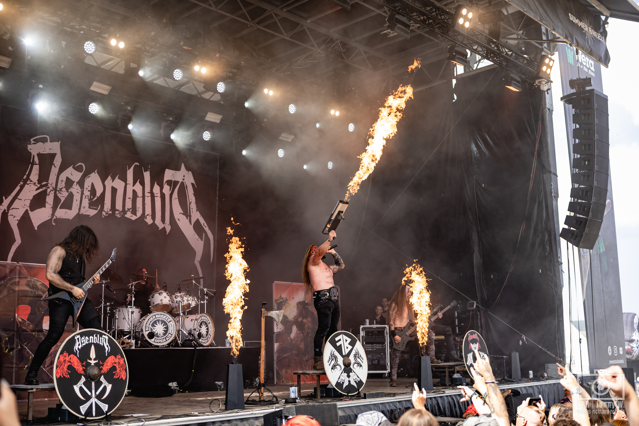 01_Asenblut_-Summer-Breeze-2025_15.08.25_Jonny-19 ASENBLUT – URGEWALT – VÖ 18.09.2026
