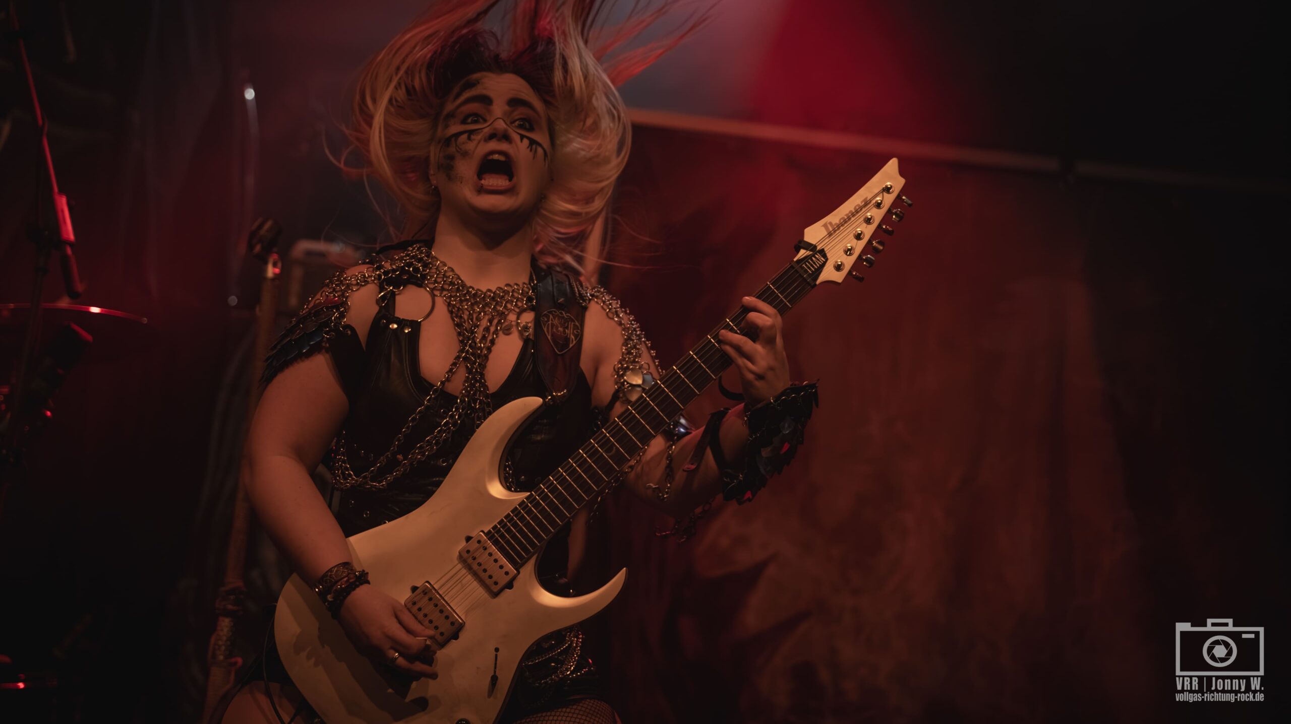 01_All-for-Metal_The-Tour-of-Fear-2025_Geiselwind_16.02.25_Jonny-13-scaled-1 XXL Interview mit Jasmin Pabst (Teil 2) – zwischen Beruf(ung) und Seelenfrieden