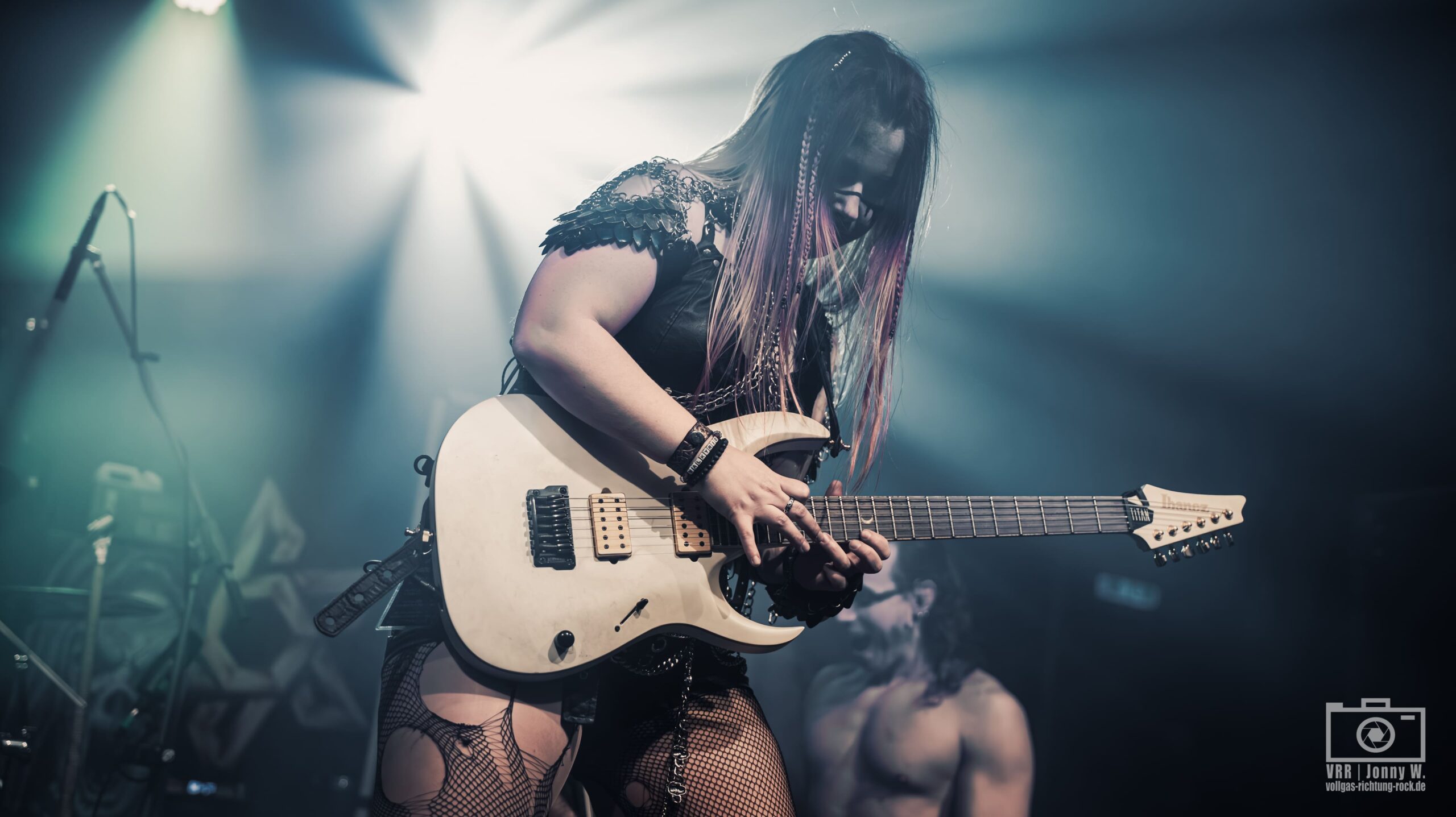 01_All-for-Metal_The-Tour-of-Fear-2025_Geiselwind_16.02.25_Jonny-25-scaled-1 XXL Interview mit Jasmin Pabst (Teil 2) – zwischen Beruf(ung) und Seelenfrieden