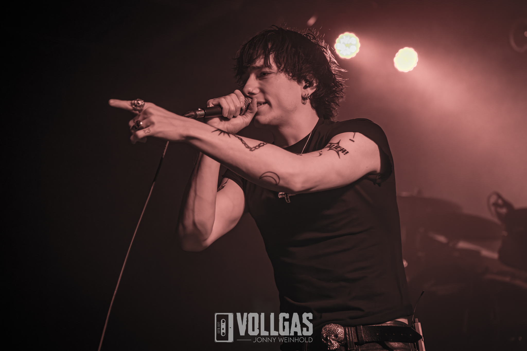 01_MOONKID-Punk-ist-Tot-Tour-2026-14.03.26-Muenchen_Jonny-6 Punk lebt – Swiss & Die Andern drehen 2026 noch einmal auf