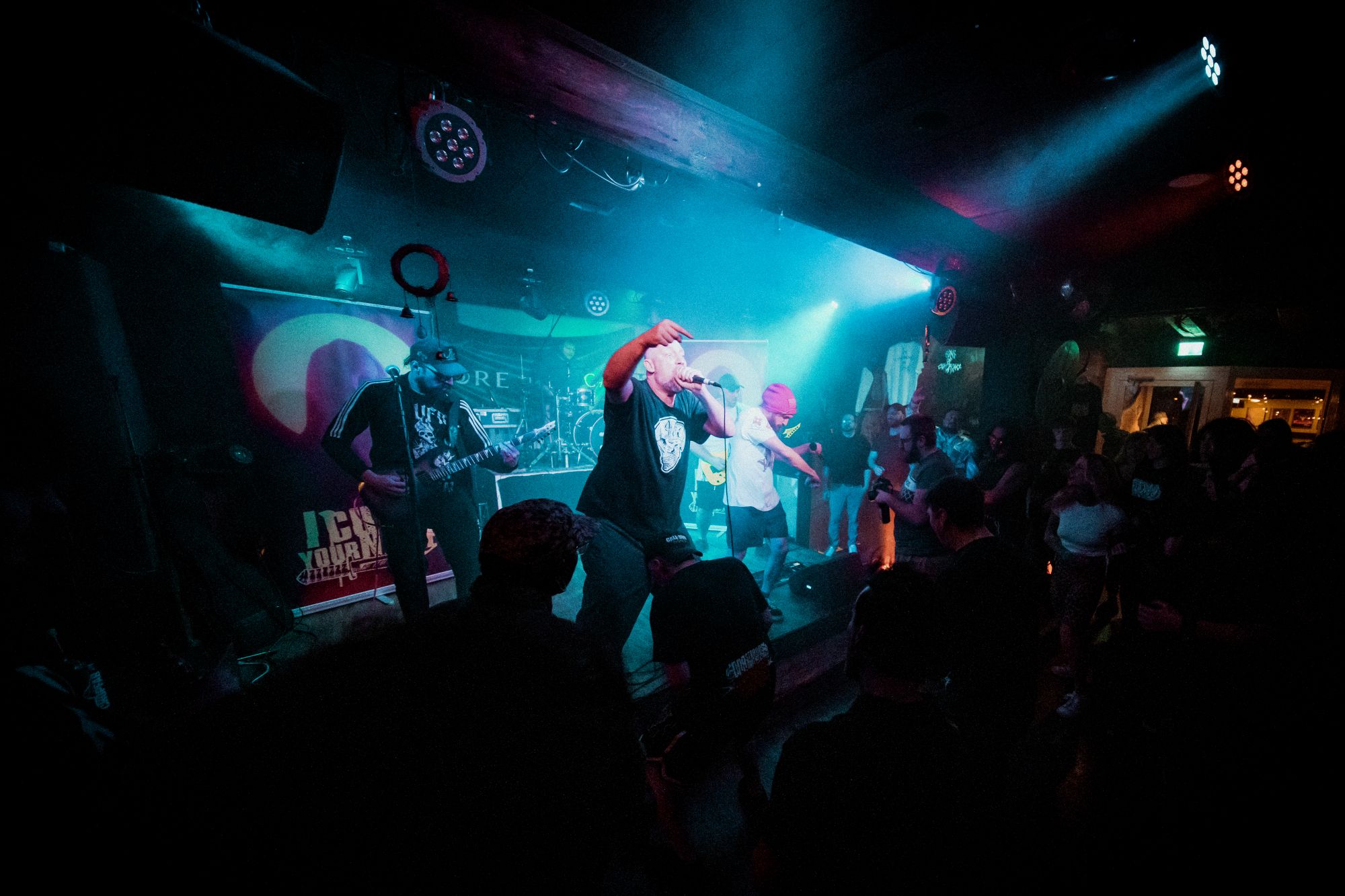 Live-Band-Bild-von-riccomat Harte Hunde mit ICOYN – kontrollierter Wahnsinn